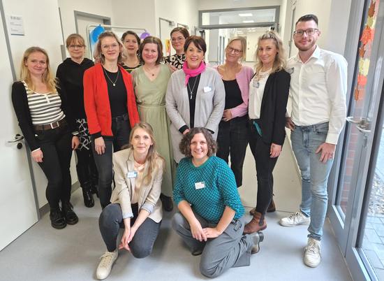 Ein Teil des Teams der Tagesklinik für Kinder- und Jugendpsychiatrie image.alternative