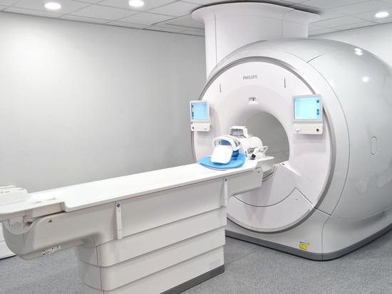 Das MRT in der Klinik Oranienburg steht für ambulante und stationäre Untersuchungen zur Verfügung (Foto: Oberhavel Kliniken/Kerstin Neubauer)